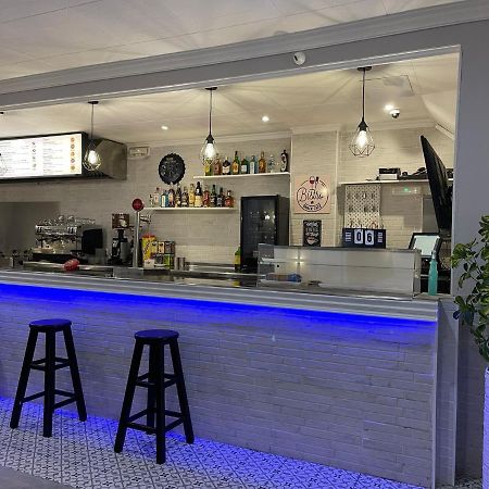 Hostal Restaurante Avenida De Madrid Terrassa Dış mekan fotoğraf