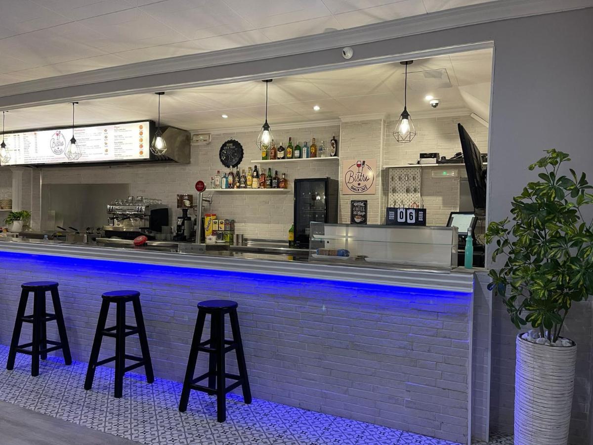 Hostal Restaurante Avenida De Madrid Terrassa Dış mekan fotoğraf