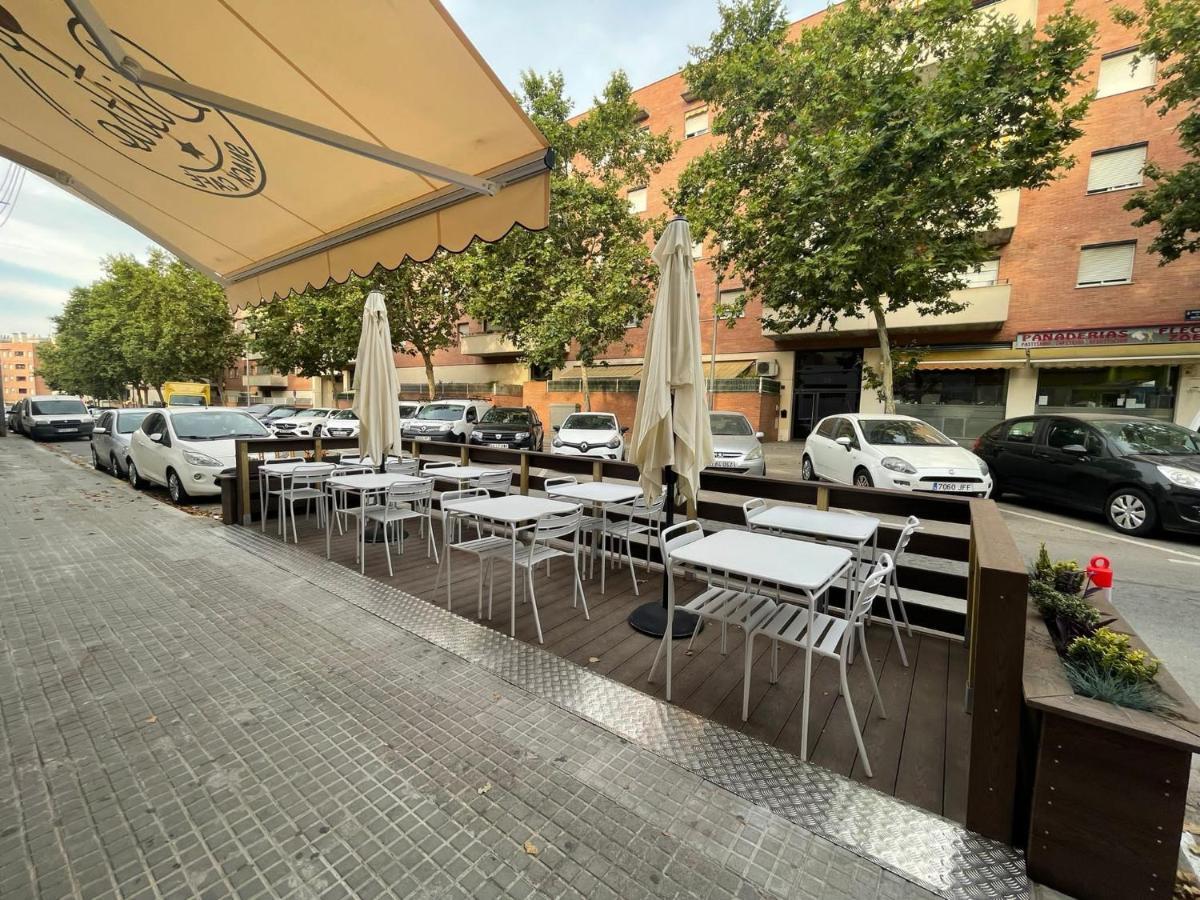 Hostal Restaurante Avenida De Madrid Terrassa Dış mekan fotoğraf