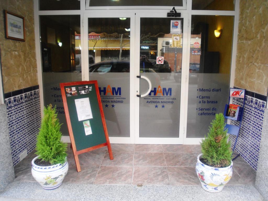 Hostal Restaurante Avenida De Madrid Terrassa Dış mekan fotoğraf