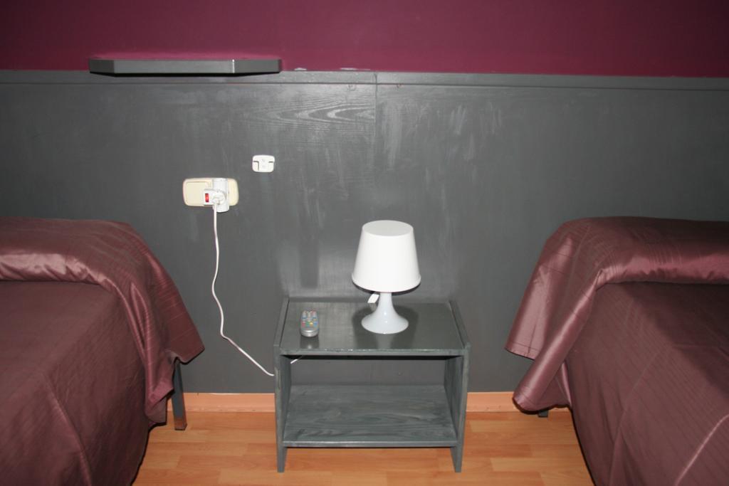 Hostal Restaurante Avenida De Madrid Terrassa Dış mekan fotoğraf