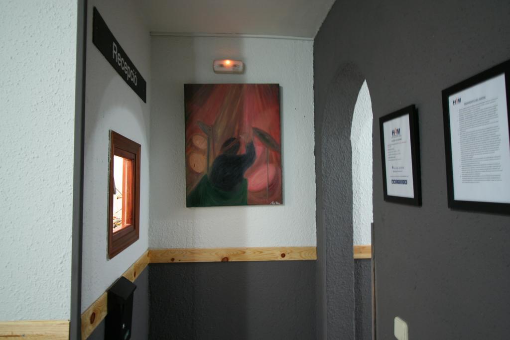 Hostal Restaurante Avenida De Madrid Terrassa Dış mekan fotoğraf